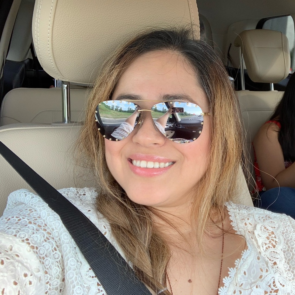 Meet your Posher, Julie